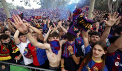 Aficionados del Barcelona: 'Vinicius, muérete', antes del partido vs PSG