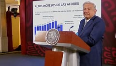 AMLO acusa a TV Azteca de conflicto de interés porque tienen Afore-Azteca y deben al IMSS