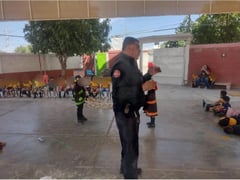 El Cuerpo de Bomberos visita el Jardín de Niños Sofía de Santiago en Torreón para fomentar la cultura de prevención