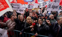 'Presidente, quédate': Los socialistas españoles piden a Pedro Sánchez que no dimita