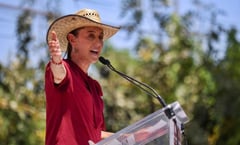 Sheinbaum reconoce a Cuauhtémoc Cárdenas; destaca su aporte a la 4T