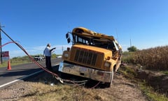 Vuelca camión con jornaleros agrícolas en Navolato, Sinaloa; hay 19 heridos