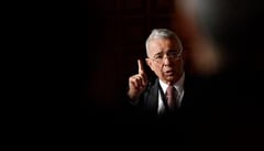 Tras más de 12 horas, suspenden audiencia del expresidente colombiano Álvaro Uribe