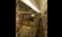 VIDEO: Un fallecido y 30 heridos por 'fuertes turbulencias' en un vuelo de Londres a Singapur