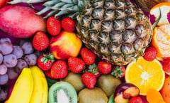 Las 3 frutas que no debes dejar de comer a partir de los 50 años por sus propiedades antioxidantes