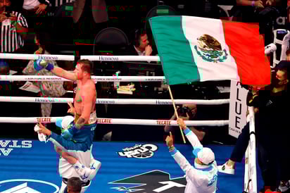 "Canelo" Álvarez contra Saunders Bate