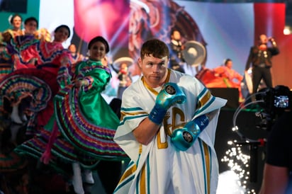 "Canelo" Álvarez contra Saunders Bate