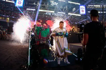 "Canelo" Álvarez contra Saunders Bate