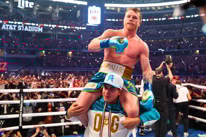 "Canelo" Álvarez contra Saunders Bate