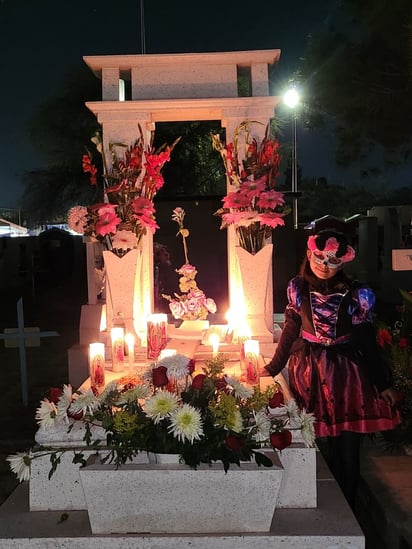 Alumbrada en el panteón Guadalupe de Monclova