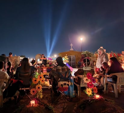 Alumbrada en el panteón Guadalupe de Monclova