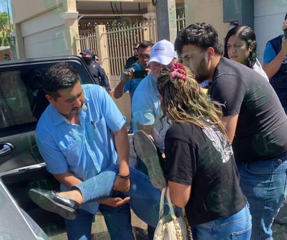 Claudia Garza del Toro entra en conflicto con personal del IEC