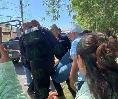 Claudia Garza del Toro entra en conflicto con personal del IEC