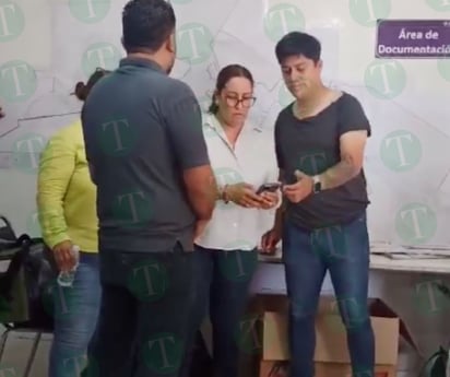 Claudia Garza del Toro entra en conflicto con personal del IEC