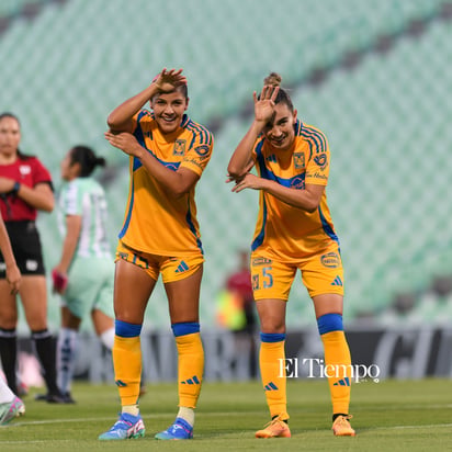 María Elizondo, Cristina Ferral

Santos Laguna vs Tigres UANL, liga MX femenil 

Jornada 7

#soccer #jugadoras #futbolfemenil #nikonmx #futbolfemenino #monterrey #torreon #santoslaguna #santos #tigres #futbolmenenino #santosfemenil #tigresfemenil 