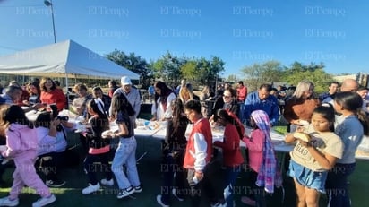 Carlos Villarreal lleva la rosca de Reyes y a Sonido Mazter a Colinas de Santiago