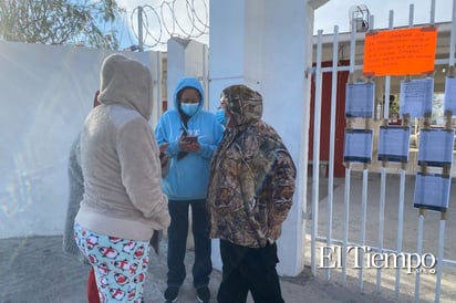Toman escuela Libertad por acusación de presunta malversación de fondos contra subdirectora, Susana ‘N’