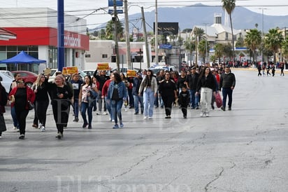 Manifestación y Marcha de docentes contra la ley del ISSSTE