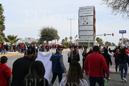 Manifestación y Marcha de docentes contra la ley del ISSSTE