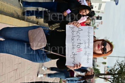 Manifestación y Marcha de docentes contra la ley del ISSSTE