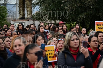 Manifestación y Marcha de docentes contra la ley del ISSSTE