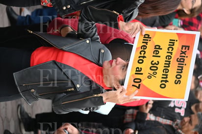 Manifestación y Marcha de docentes contra la ley del ISSSTE