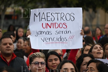 Manifestación y Marcha de docentes contra la ley del ISSSTE