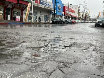 Las calles de Monclova inundadas por la lluvia. 