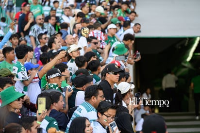 Afición en el Estadio Corona