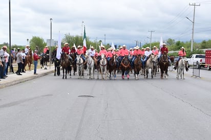 Cabalgata del aniversario  No. 336 de Monclova