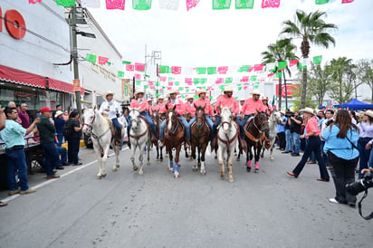 Cabalgata del aniversario  No. 336 de Monclova