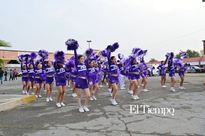 Civismo y tradición destacan en el desfile