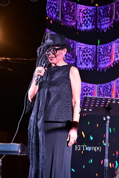 Noche de Flores y Calaveras ilumina Monclova en la tradicional “Alumbrada 2025”