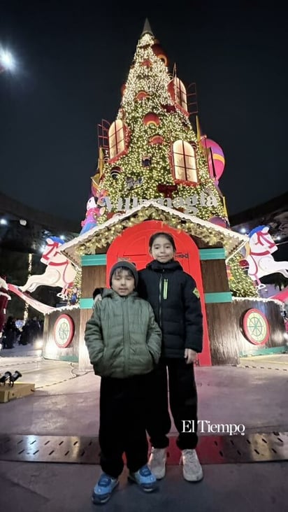 Encendido del pino navideño en Monclova 2025