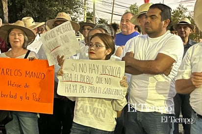 Manifestación en #Monclova encabezada por jóvenes de la generación “Z”.