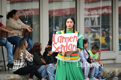 Civismo y tradición destacan en el desfile