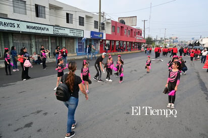Civismo y tradición destacan en el desfile