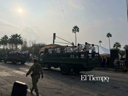 Desfile revolucionario en Monclova