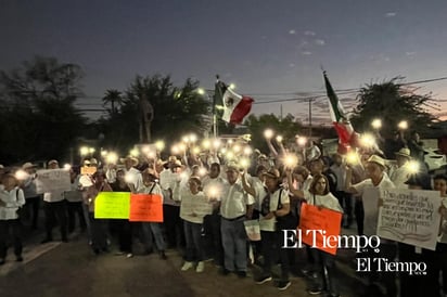 Manifestación en #Monclova encabezada por jóvenes de la generación “Z”.
