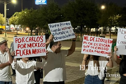 Manifestación en #Monclova encabezada por jóvenes de la generación “Z”.