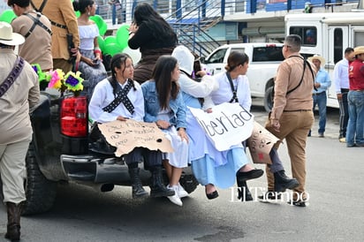 Civismo y tradición destacan en el desfile