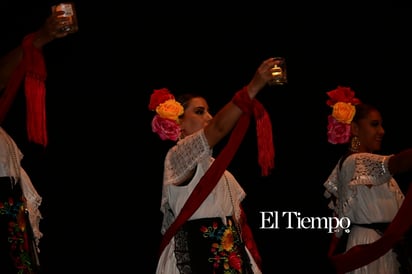 🎉 Ballet Folclórico Coahuitl celebra 30 años en el Teatro de la Ciudad✨