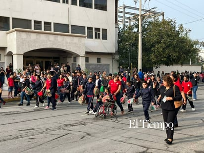 Desfile revolucionario en Monclova