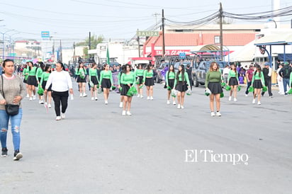 Civismo y tradición destacan en el desfile