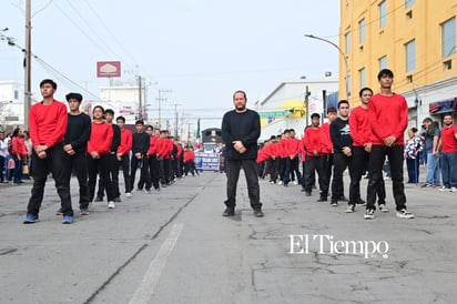 Civismo y tradición destacan en el desfile