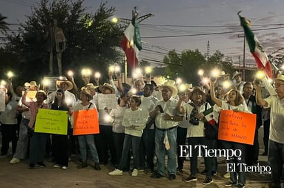 Manifestación en #Monclova encabezada por jóvenes de la generación “Z”.