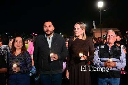 Noche de Flores y Calaveras ilumina Monclova en la tradicional “Alumbrada 2025”