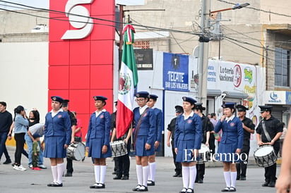 Civismo y tradición destacan en el desfile