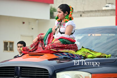 Civismo y tradición destacan en el desfile
