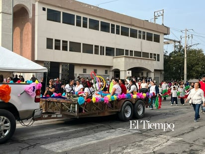 Desfile revolucionario en Monclova